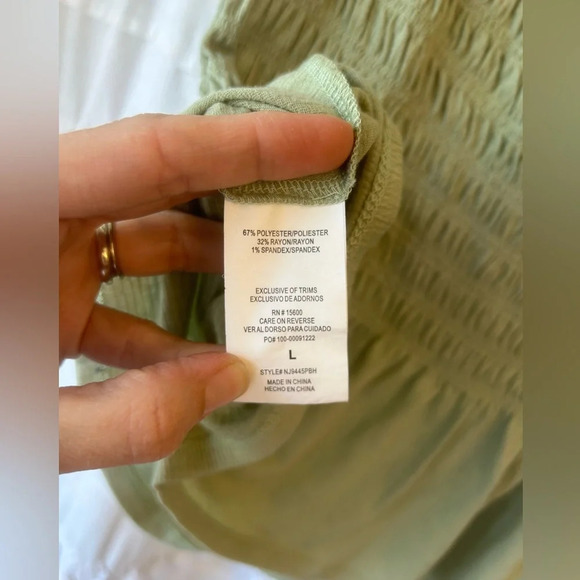 Rewind green blouse smocked with ruffle sleeves and peplum waist size L - Picture 4 of 5